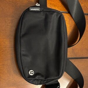 lululemon athletica Black Belt Bag EUC